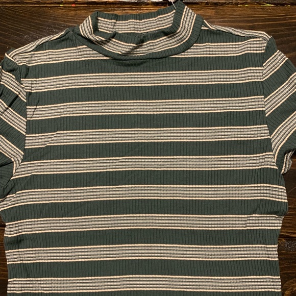 American Eagle Mock Neck Top - Picture 2 of 3